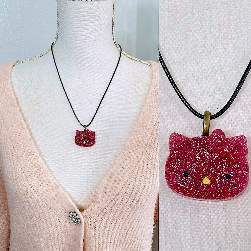 🎀 Pink Glitter resin hello kitty Pendant Necklace